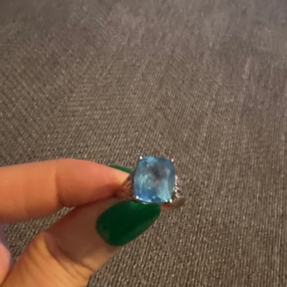 Cushion 3 karat Swiss Blue Topaz, 10K White Gold Ring. - Picture 2 of 8